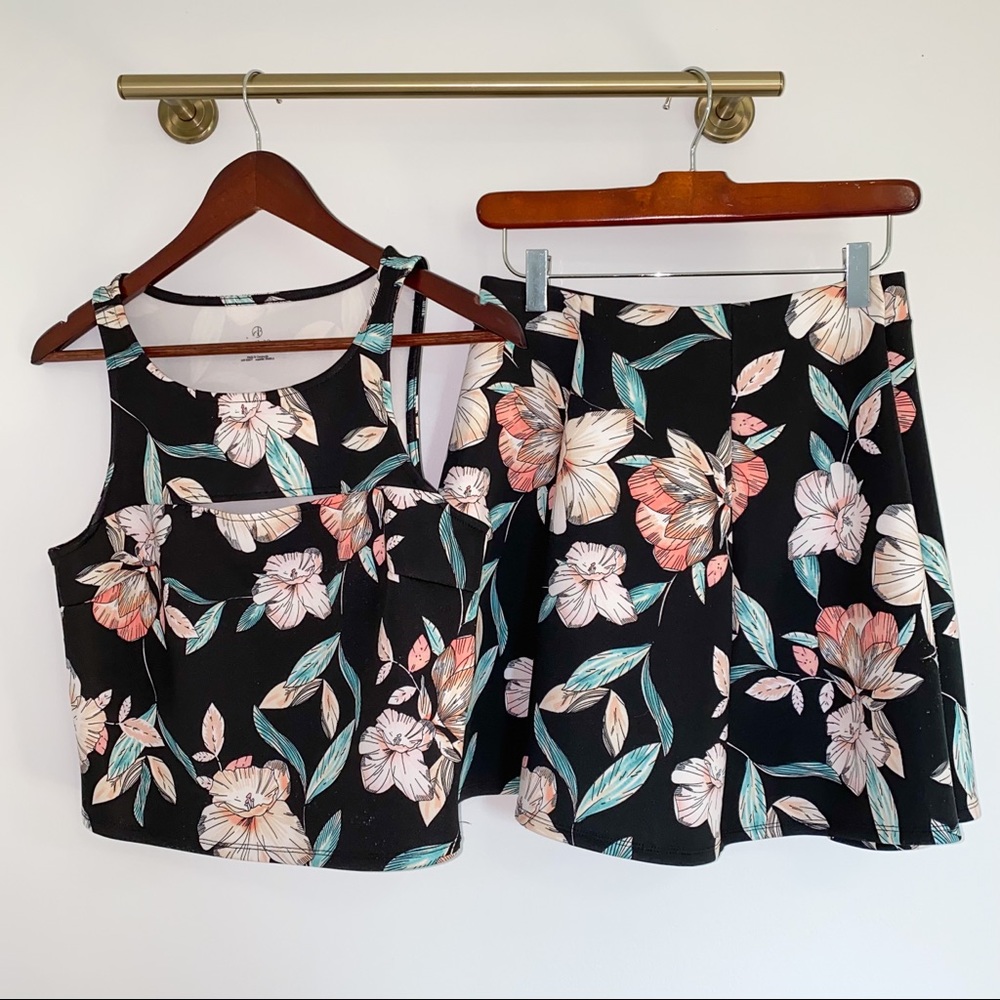 Matching Floral Set Skirt & Crop Top